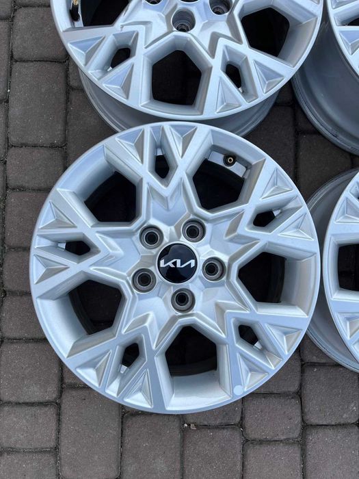 Oryginalne alufelgi Kia 5x114,3 16 cali Ceed Optima Carens NOWY MODEL