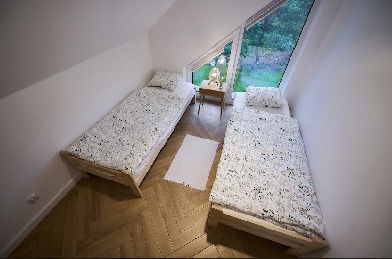Domek wśród sosen z balią z jacuzzi i SAUNĄ , Borsk,