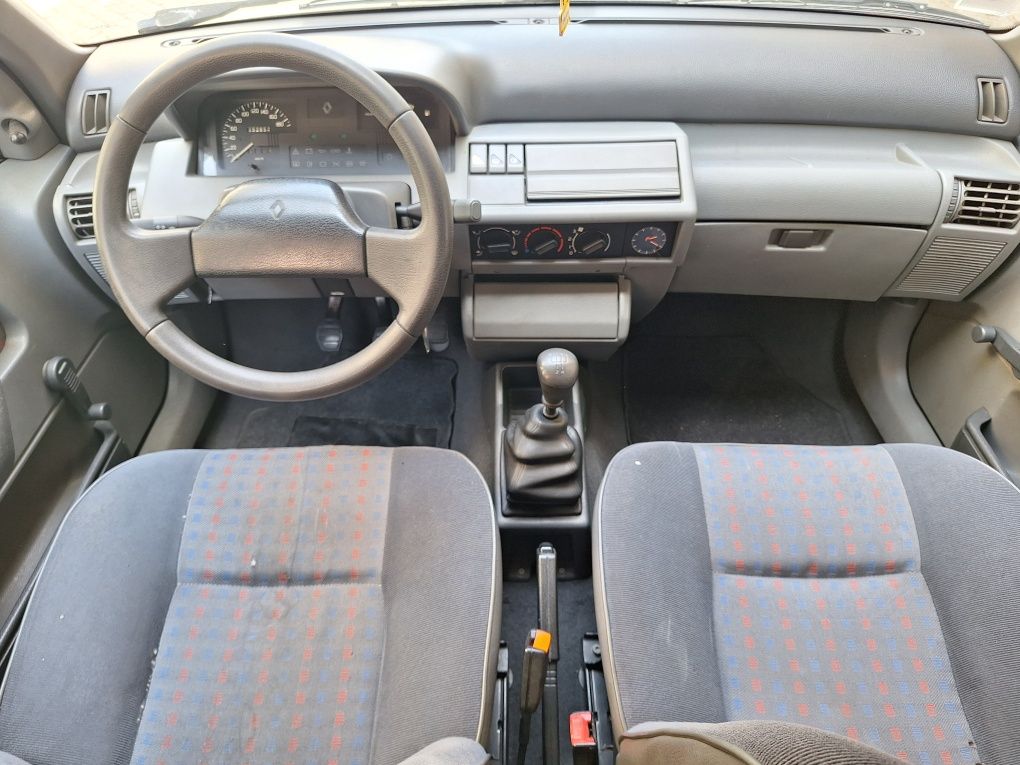 Renault Clio 1.2 RN 5 portas