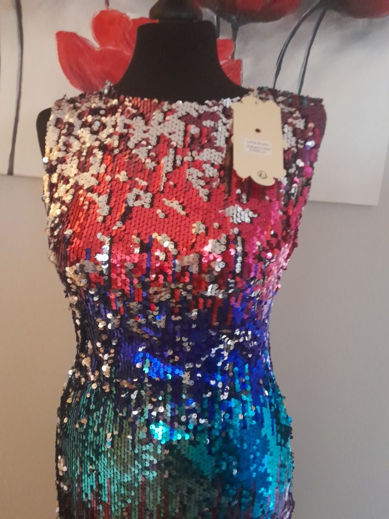Imprezowa cekinowa sukienka błyszcząca S 36 kolorowa efektowna