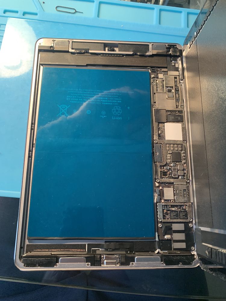 iPad Pro 9.7 256GB LTE Space Grey (А1674) разборка