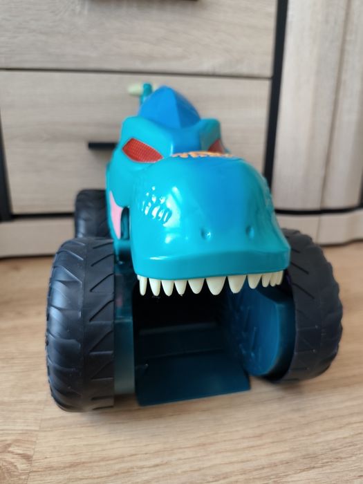 Hot wheels mega wrex