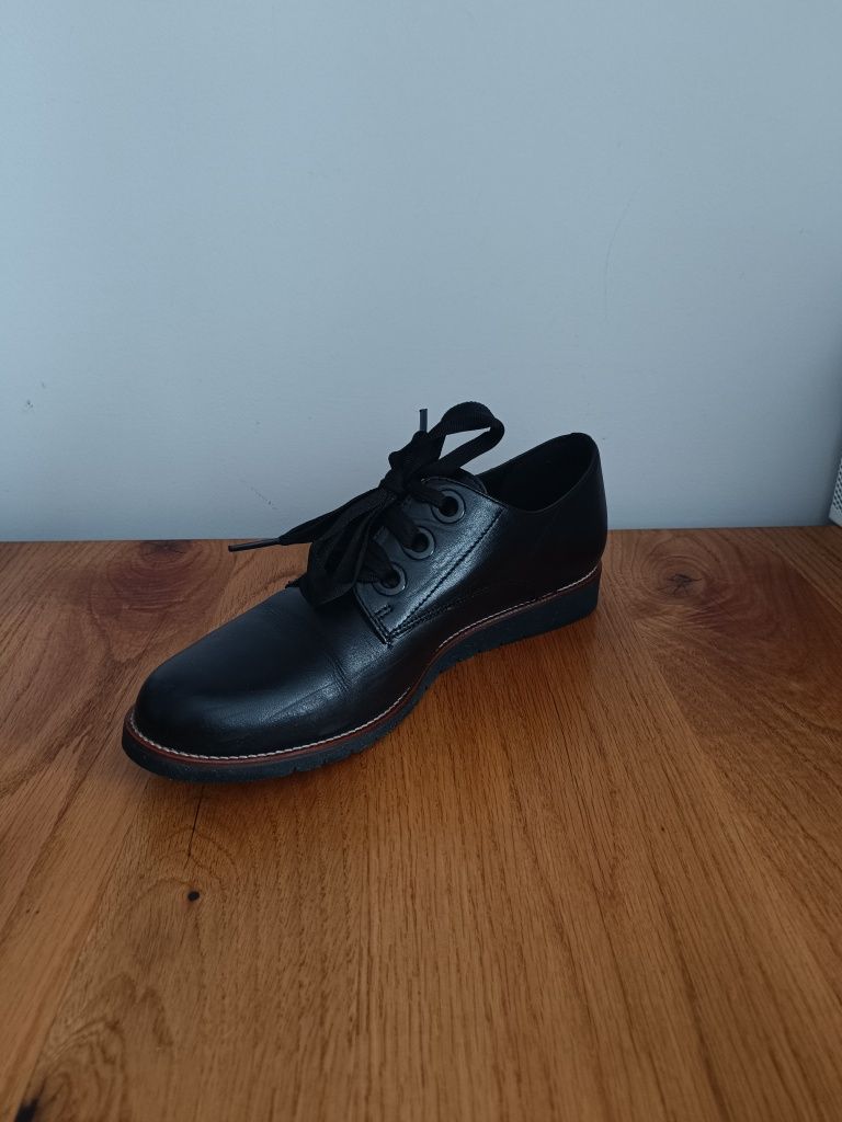 Buty ze skóry ekologicznej - Lasocki