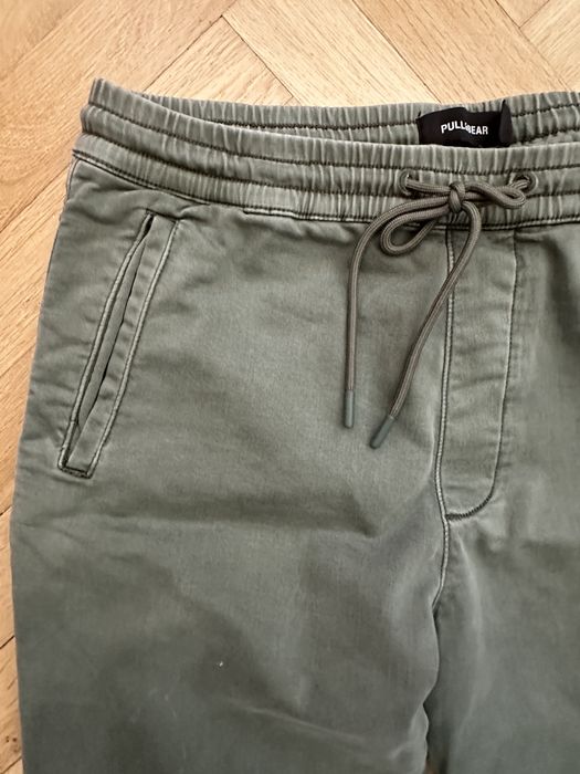 Spodnie rozciagliwe joggery pull&bear M/L stan bdb
