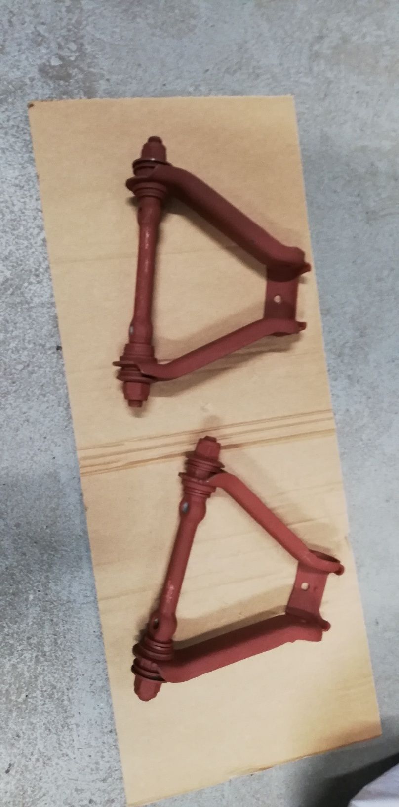 Fiat 126p wahacze przednie 2 sztuki kompletne po regeneracji