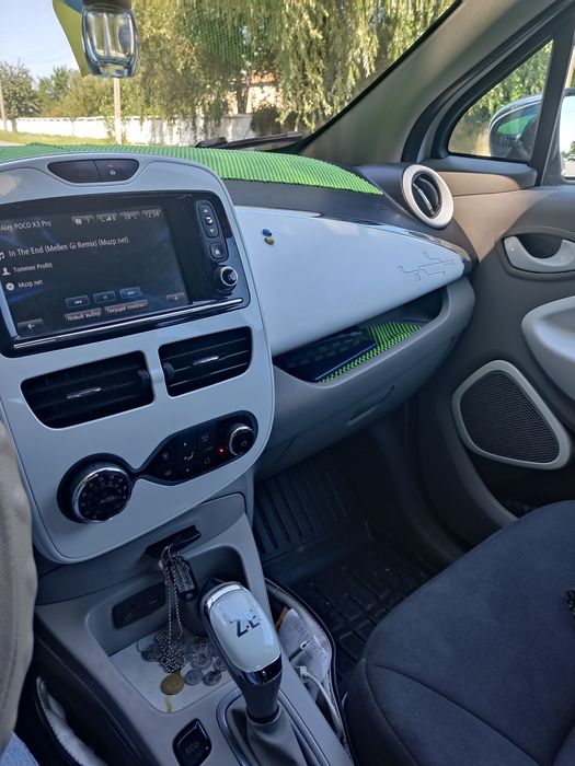 Продам свій електро мобіль Renault Zoy 2015