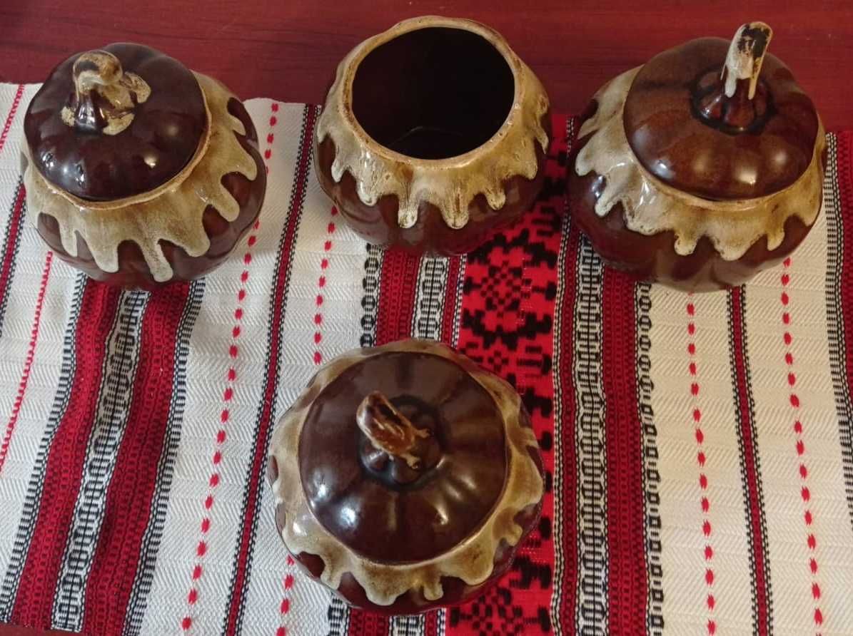Глечики для запікання з кришками 4 шт в гарному стані 0,8л