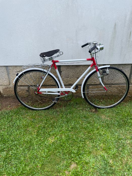 Bicicleta vintage totalmente remodelada.