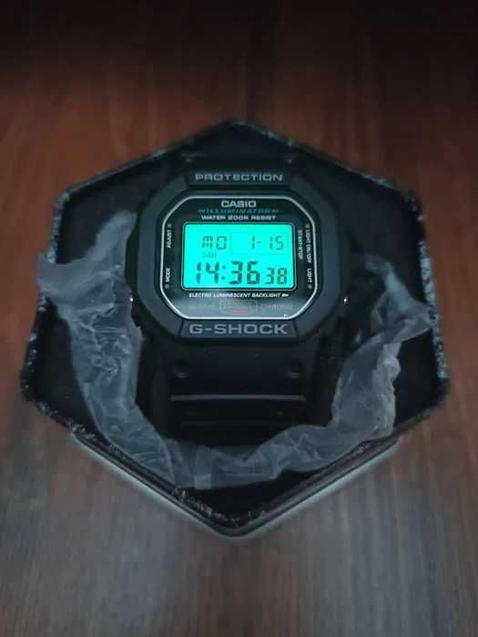 Надійний чоловічий годинник Casio G-shock (DW-5600E-1V)