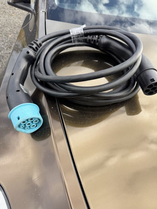 Кабелі до зарядних станцій