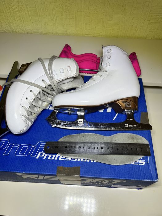 Ковзани Risport Antares( 205 розмір) на лезах MK Galaxy