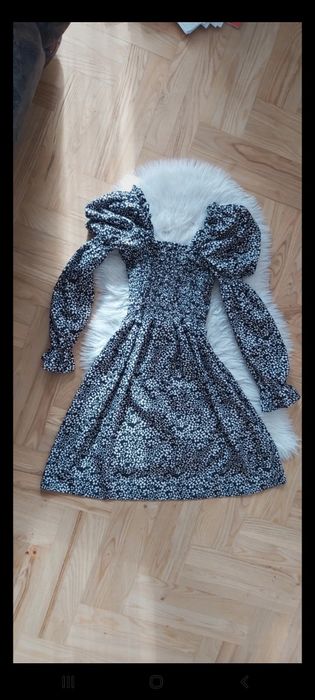 Sukienka mini krótka ze sciągaczem loe bufki bufiaste rekawy