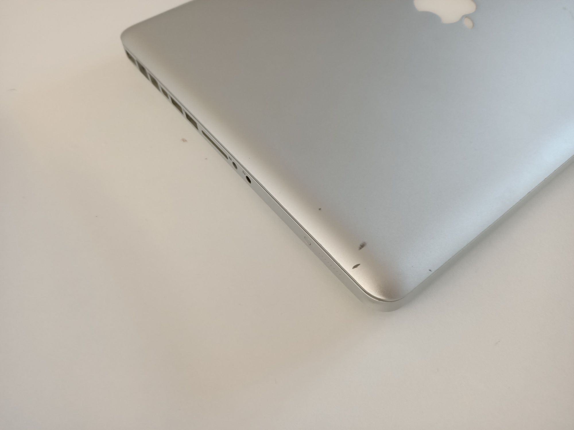 MacBook Pro 15 2011  i7 16Gb SSD 128 GB HDD 320 GB