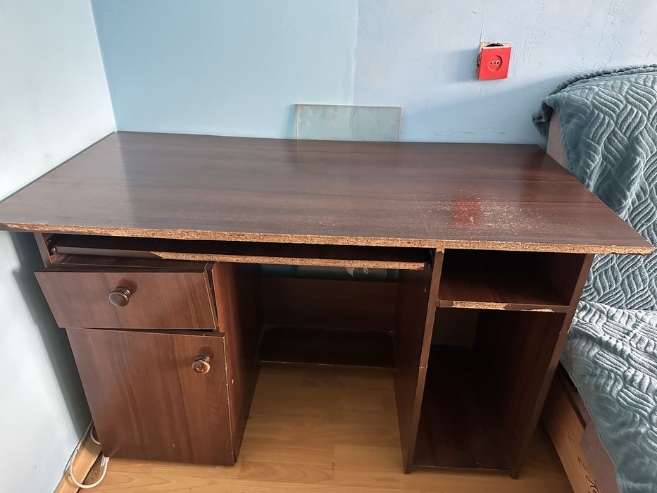 Письмовмй стіл. Терміновий продаж