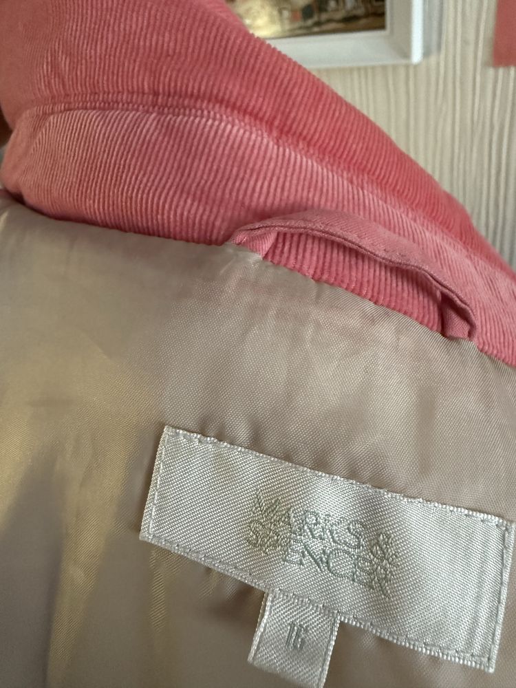 Рожева жіноча куртка marks & spencer