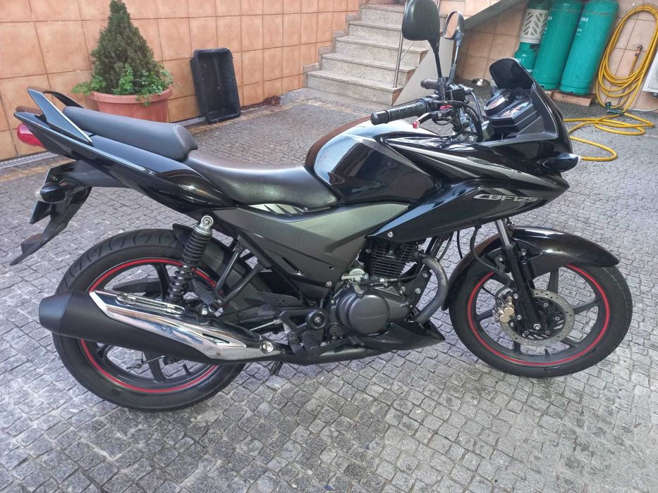 Honda CBF125 - em bom estado