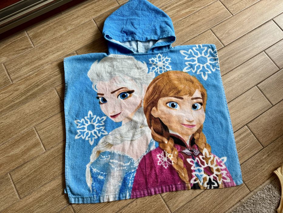 Ręcznik kąpielowy na plażę pareo Kraina Lodu Frozen Anna Elsa