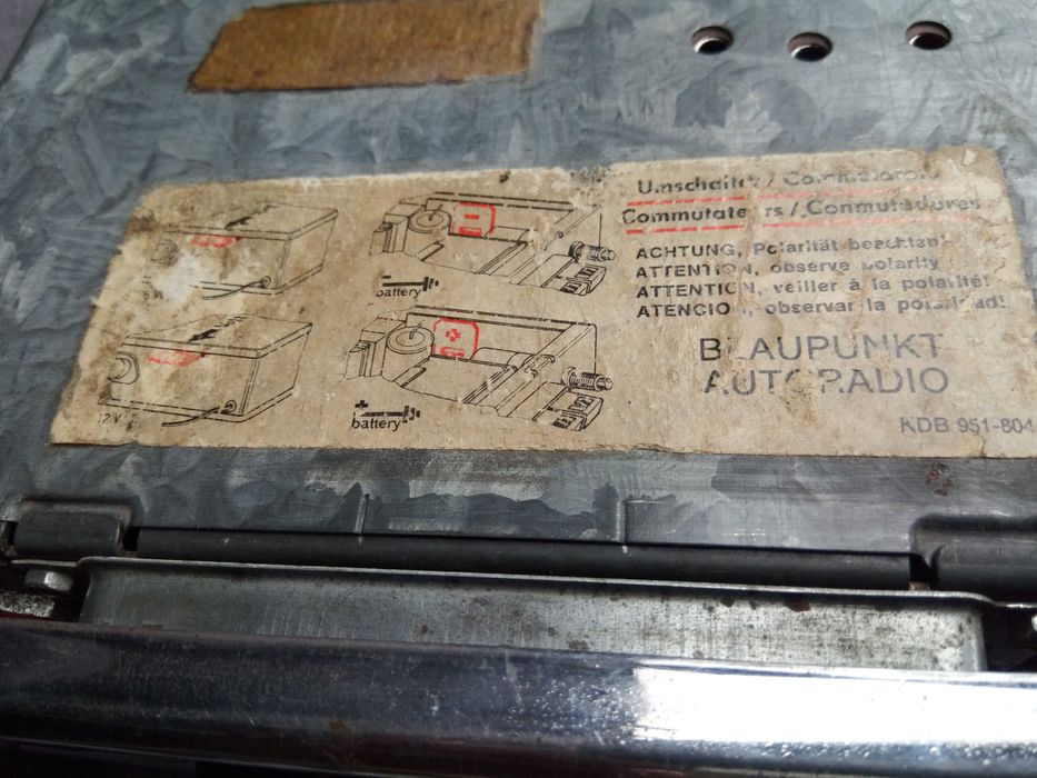 Auto rádio antigo com FM de 6V e 12v ideal para carocha