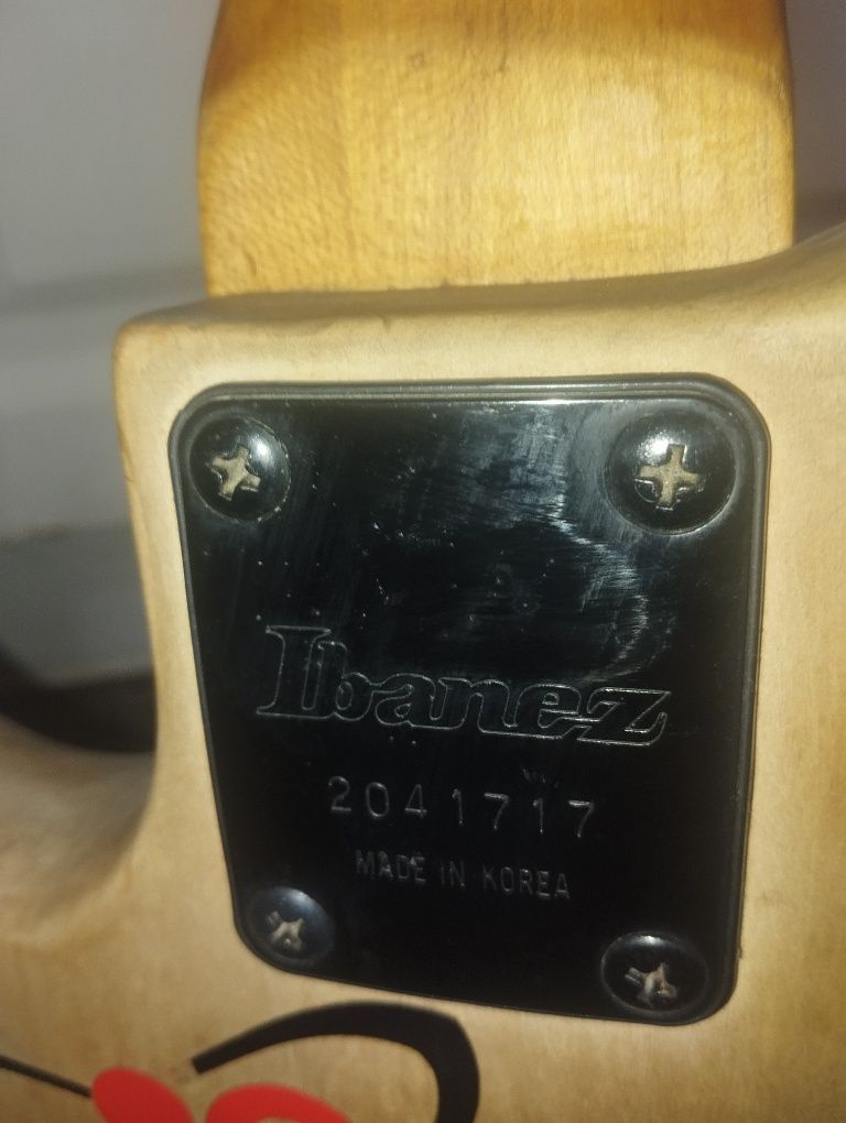 Baixo Ibanez c/ número de serie
