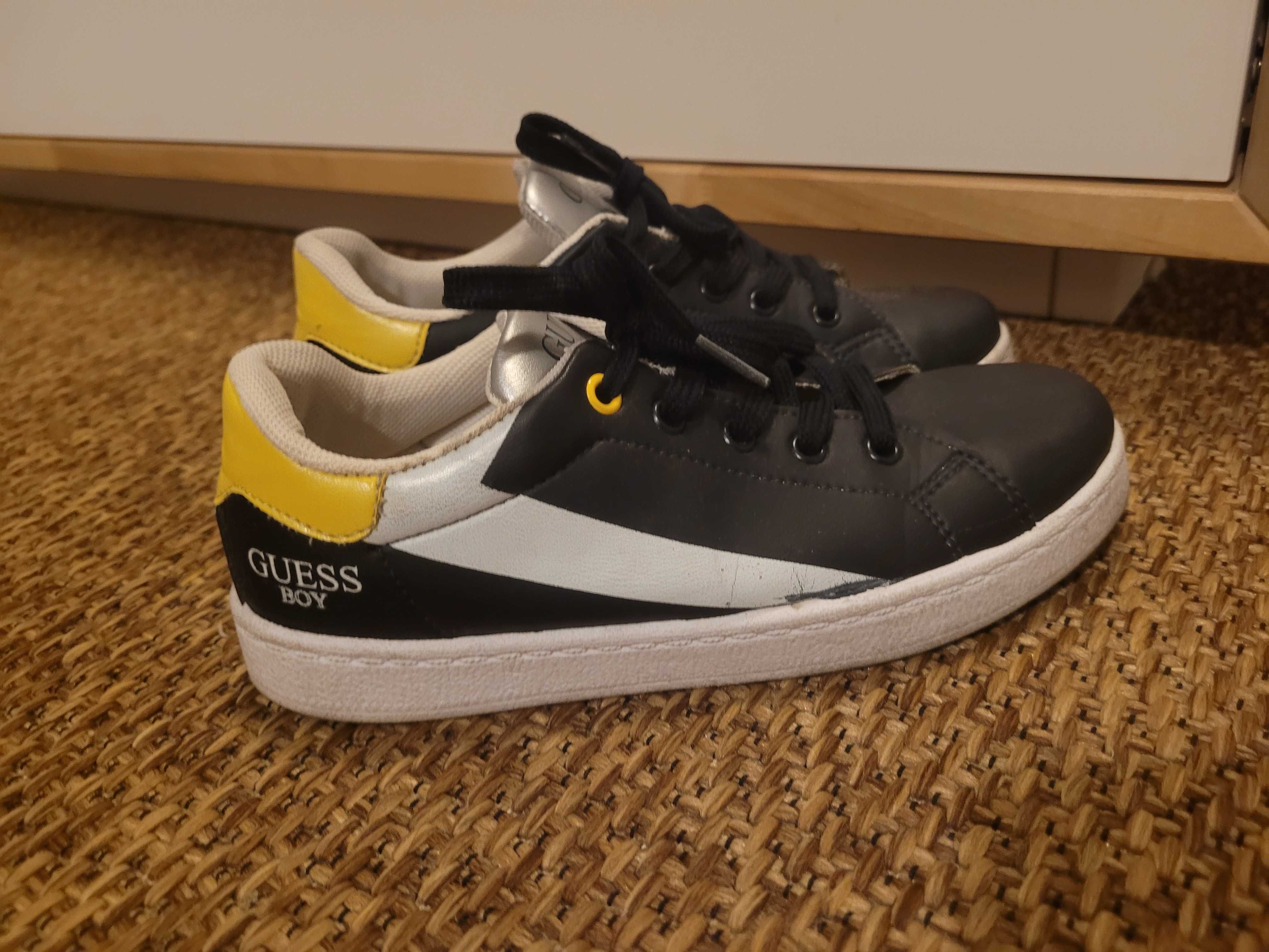 Buty chlopiece guess