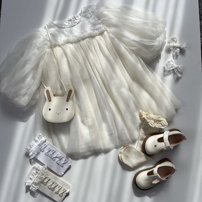 Біла святкова сукня для дівчинки на день народження