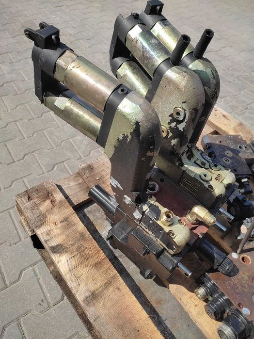 Kostki hydrauliczne New Holland T7