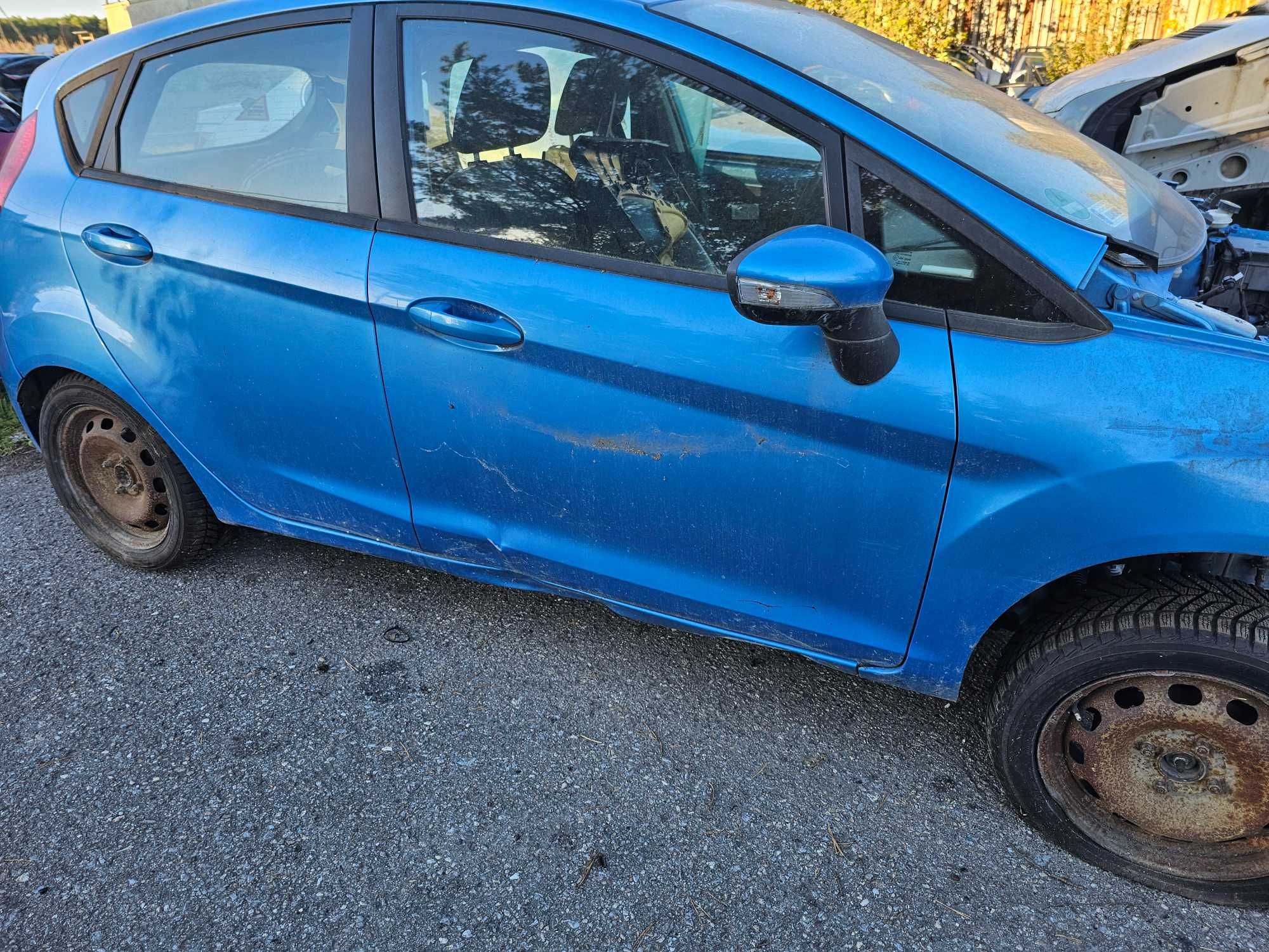 Ford fiesta mk7 2010 rok 1.4Hdi niebieski JA8 8V2QB007AA DV4C