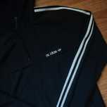 Курточка adidas на лампасах
