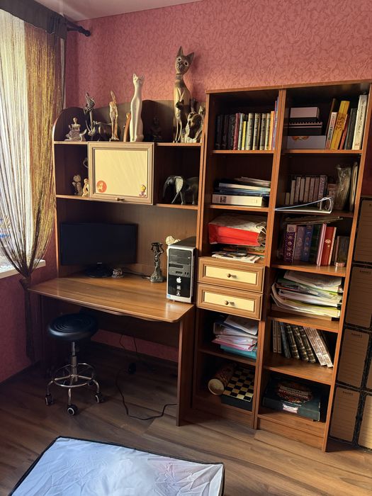 Компьютерный стол, стенка