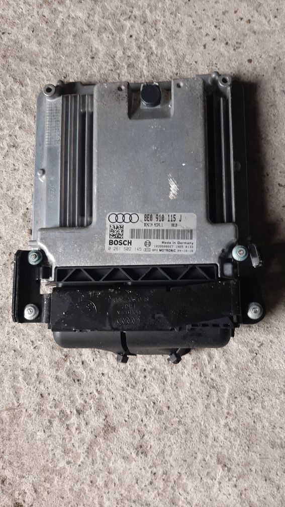 AUDI A4 B7 sterownik silnika 2.0 TFSI