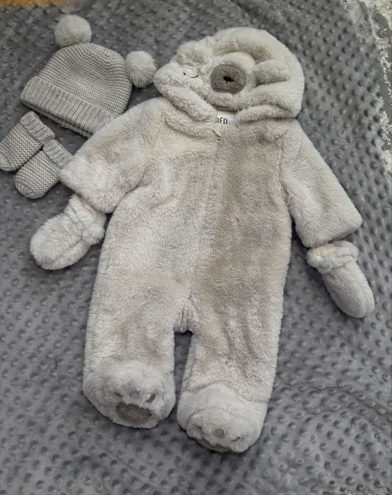 Комбінзон дитячий шубка стан ідеальний в комплекті шапочка і рукавиці