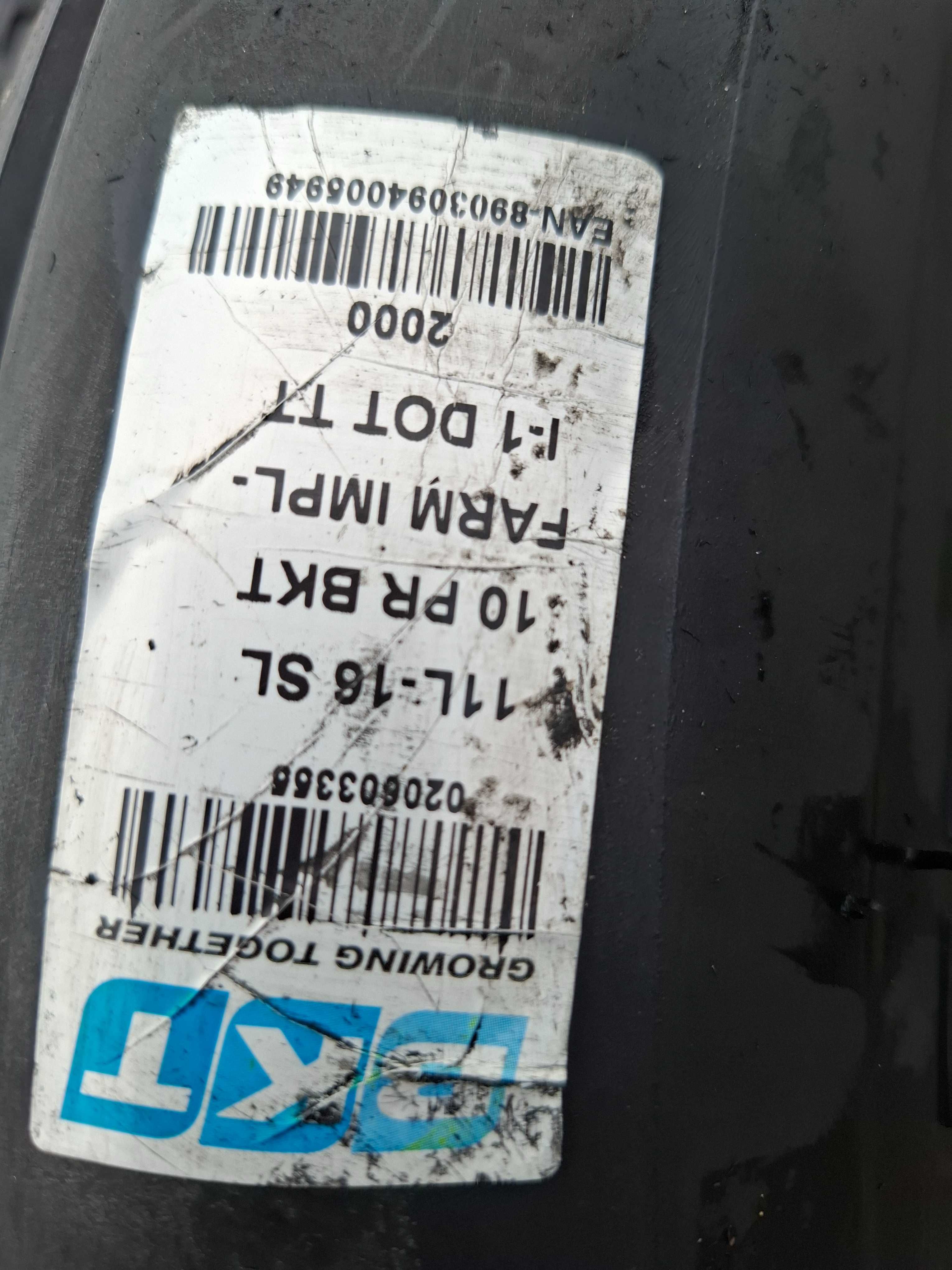 BKT Farm  Implement I -1  11 L - 16 SL  10PR