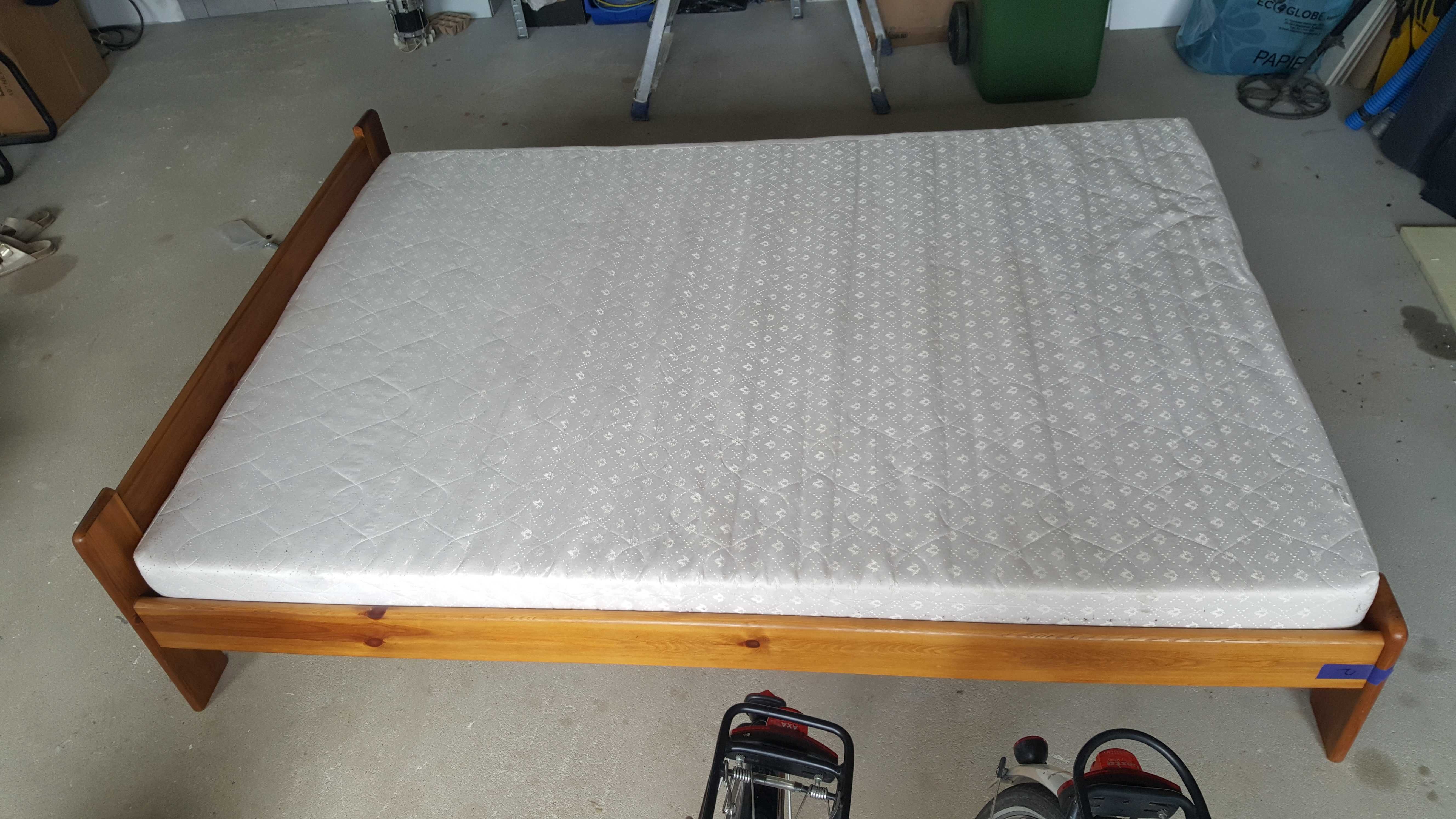 Łóżko 140cmx200cm sosnowe