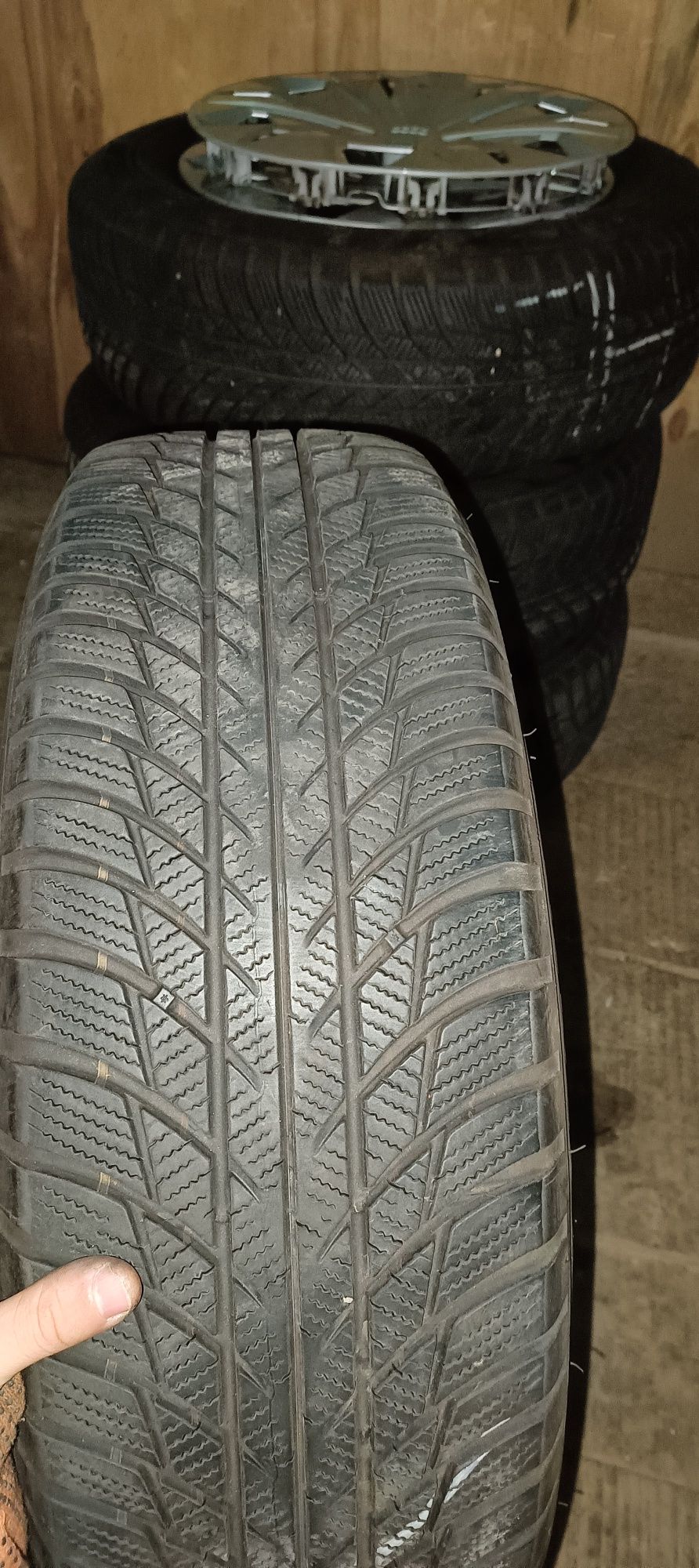 Комплект зимових колес 215/65R17 Bridgestone