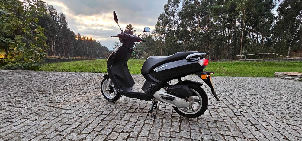 Mota Peugeot Kisbee 4T 50CC Novo 221km Preta