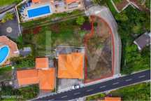 Terreno de 400m2 no Arco da Calheta | Para construção de uma moradia t