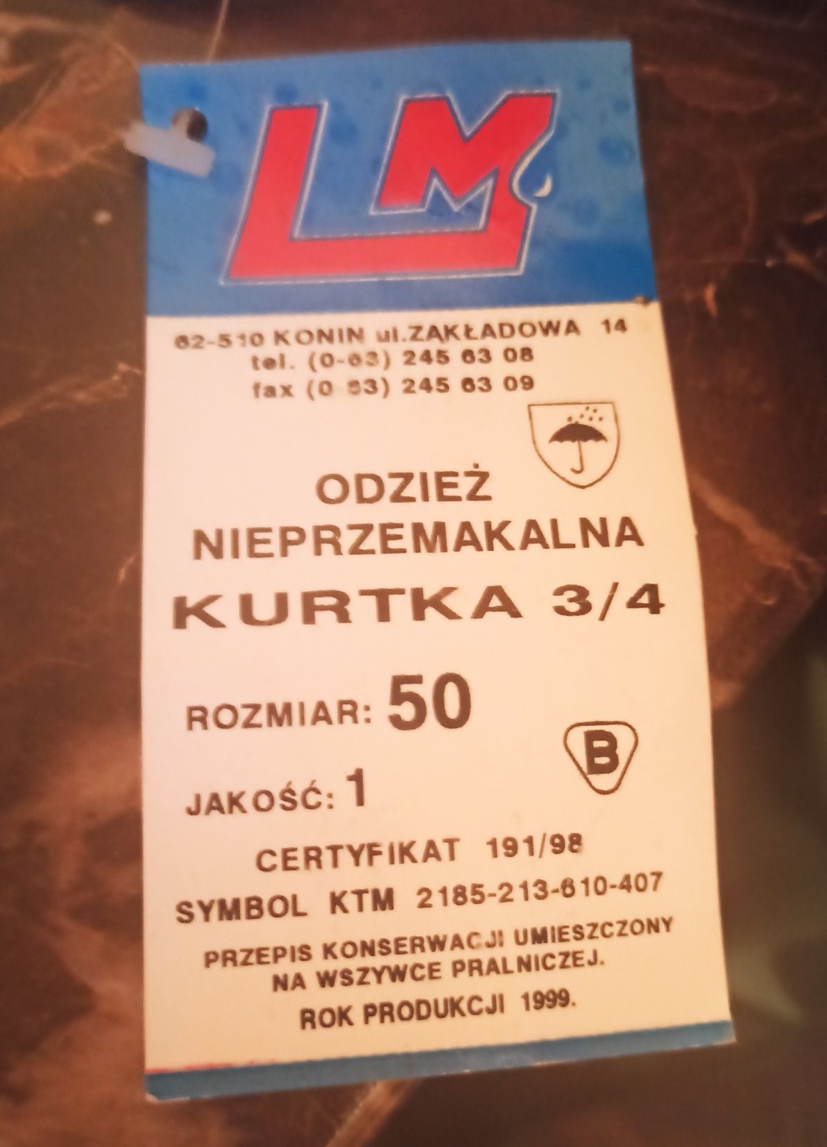 Sprzedam męską kurtkę przeciwdeszczową.