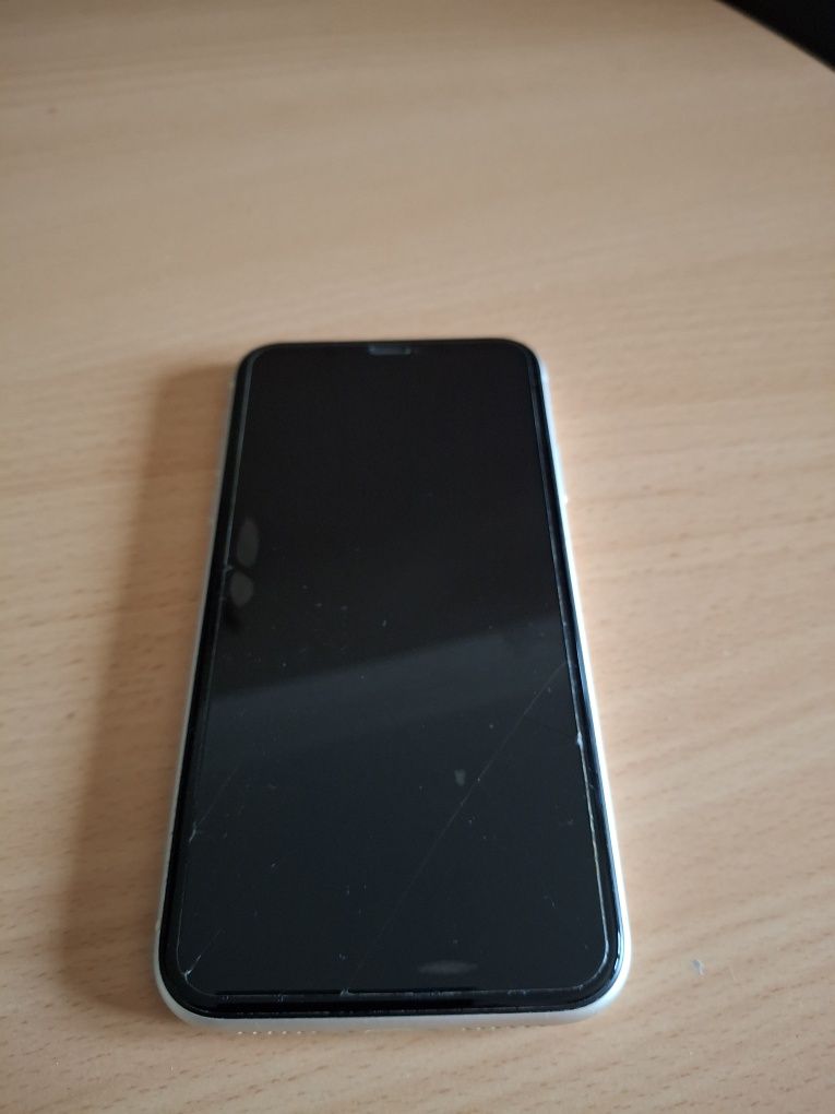iPhone 11 - 128Gb - iOS 18