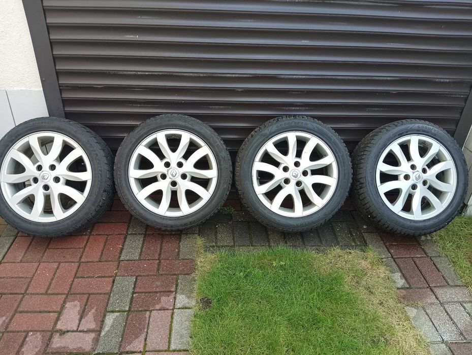 Renault 17 5x114,3 Koła zimowe z oponami i czujnikami.