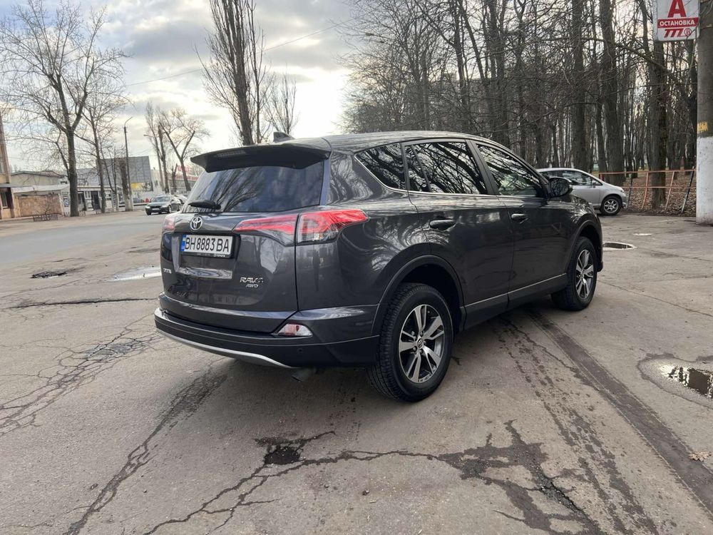 Продам Toyota Rav4 2017