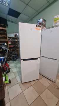 Холодильник Indesit DS 3161 W