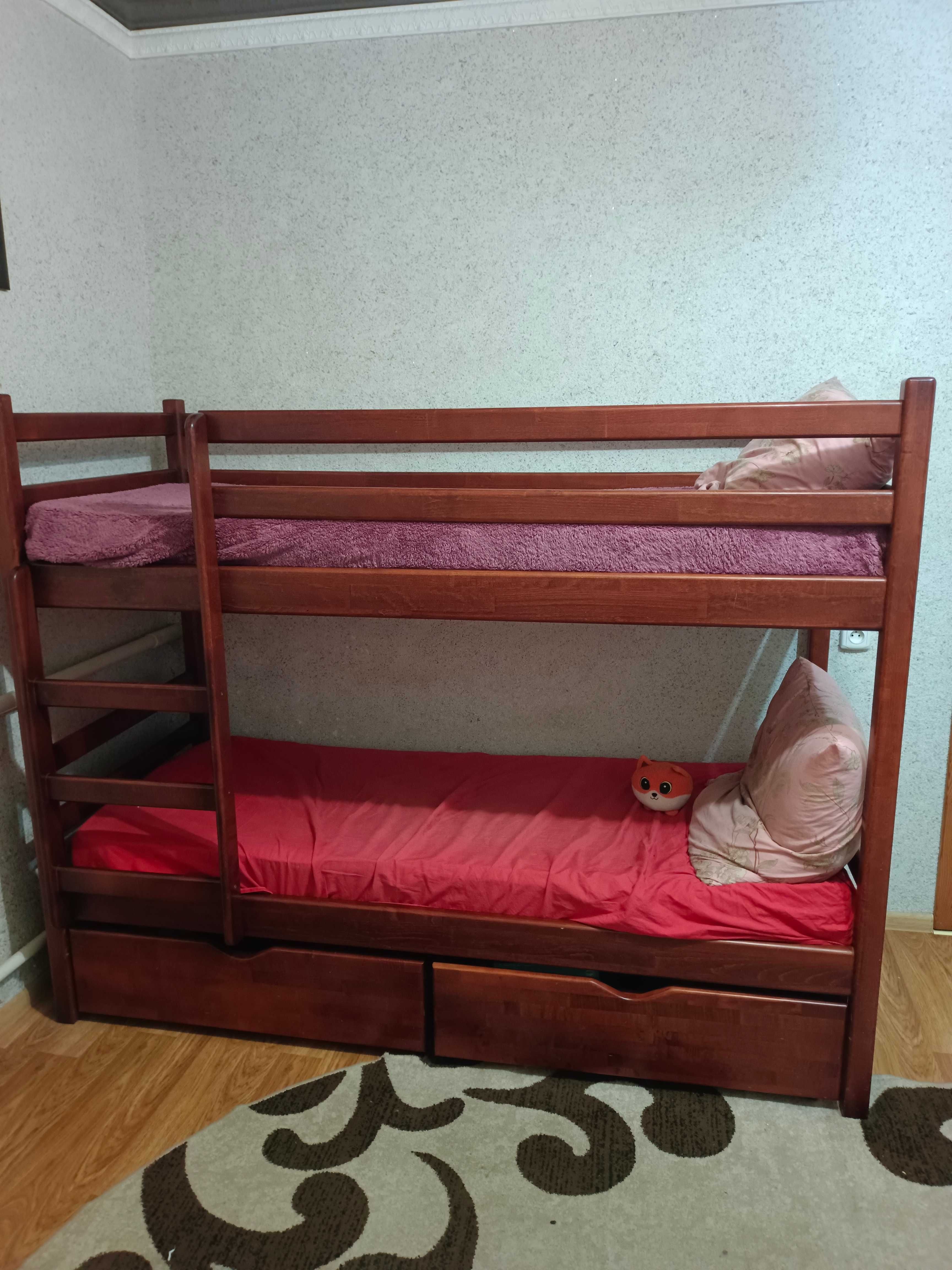 Продам 2-х ярусне ліжко з дерева