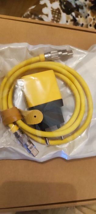 Зарядка 40W і кабель 100W