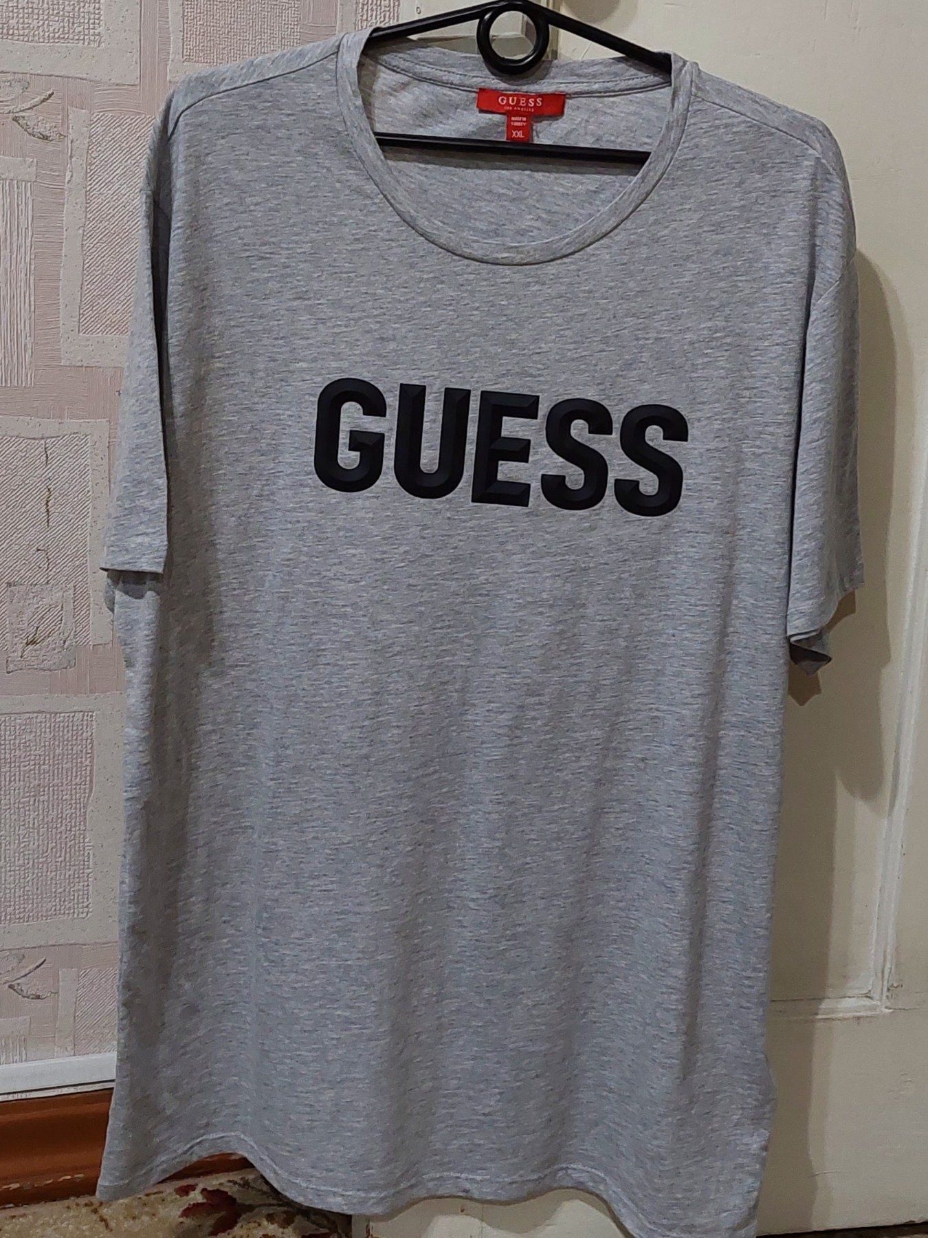 Фирменная футболка GUESS