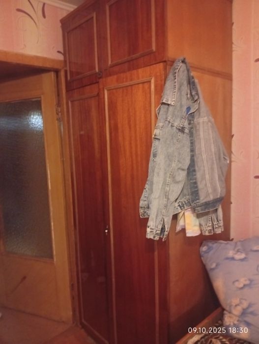 Сдам комнату в трёх комнатной квартире