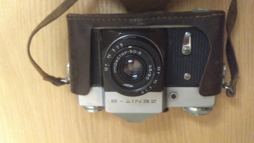 Продам фотоаппарат Зенит-8
