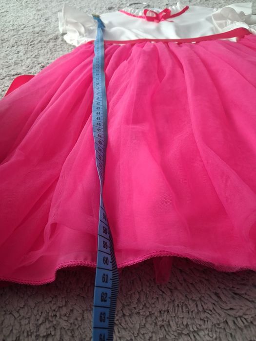 Sukienka biało różowa rozmiar 116/122