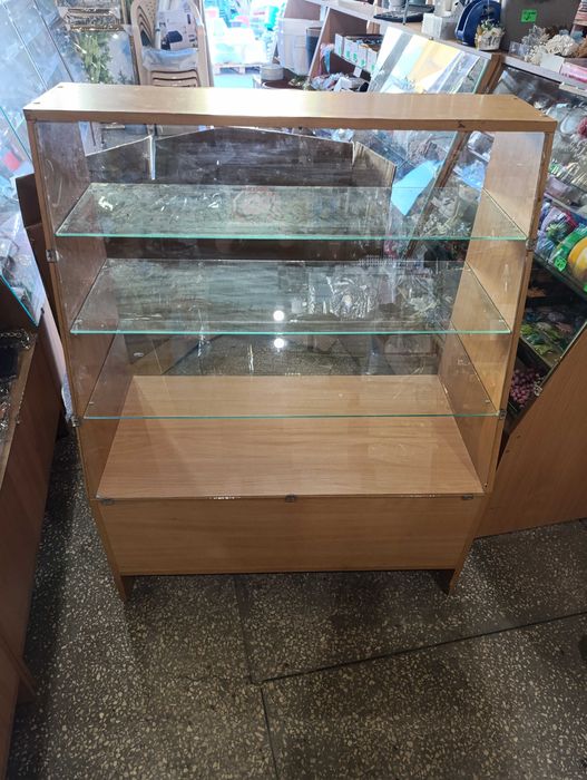 Вітрина торговельна