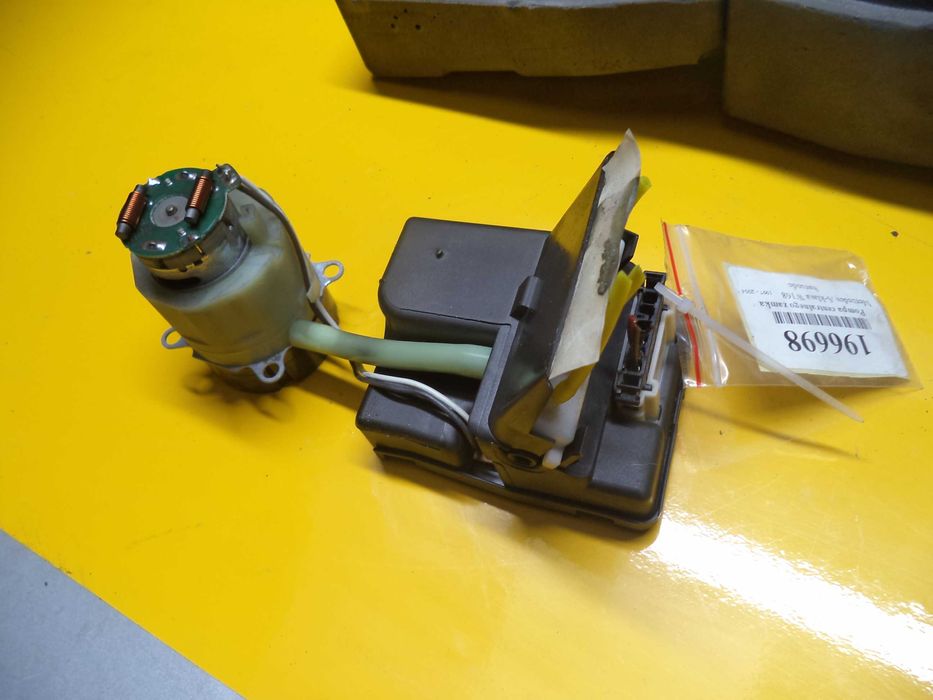 Компрессор центрального замка Mercedes A-Class (W168) з 97-04 р.в.