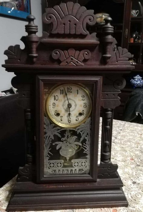 Vendo relógios de parede em bom estado